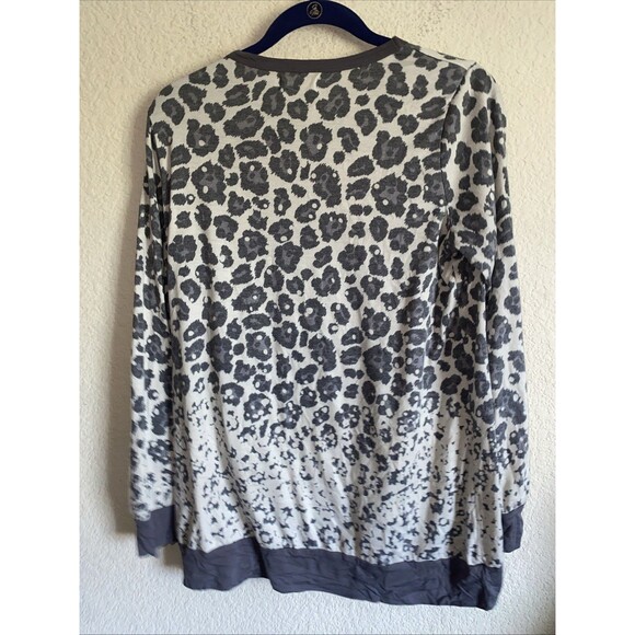 Southern Stitch Leopard Long Sleeve Cross Baggy Oversize Soft Stretch EUC S - Picture 4 of 4